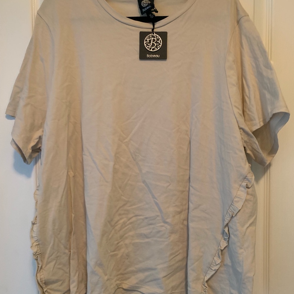 NWT Bobeau Cream Ruffle T-shirt